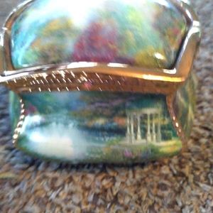 Thomas kinkade music box
